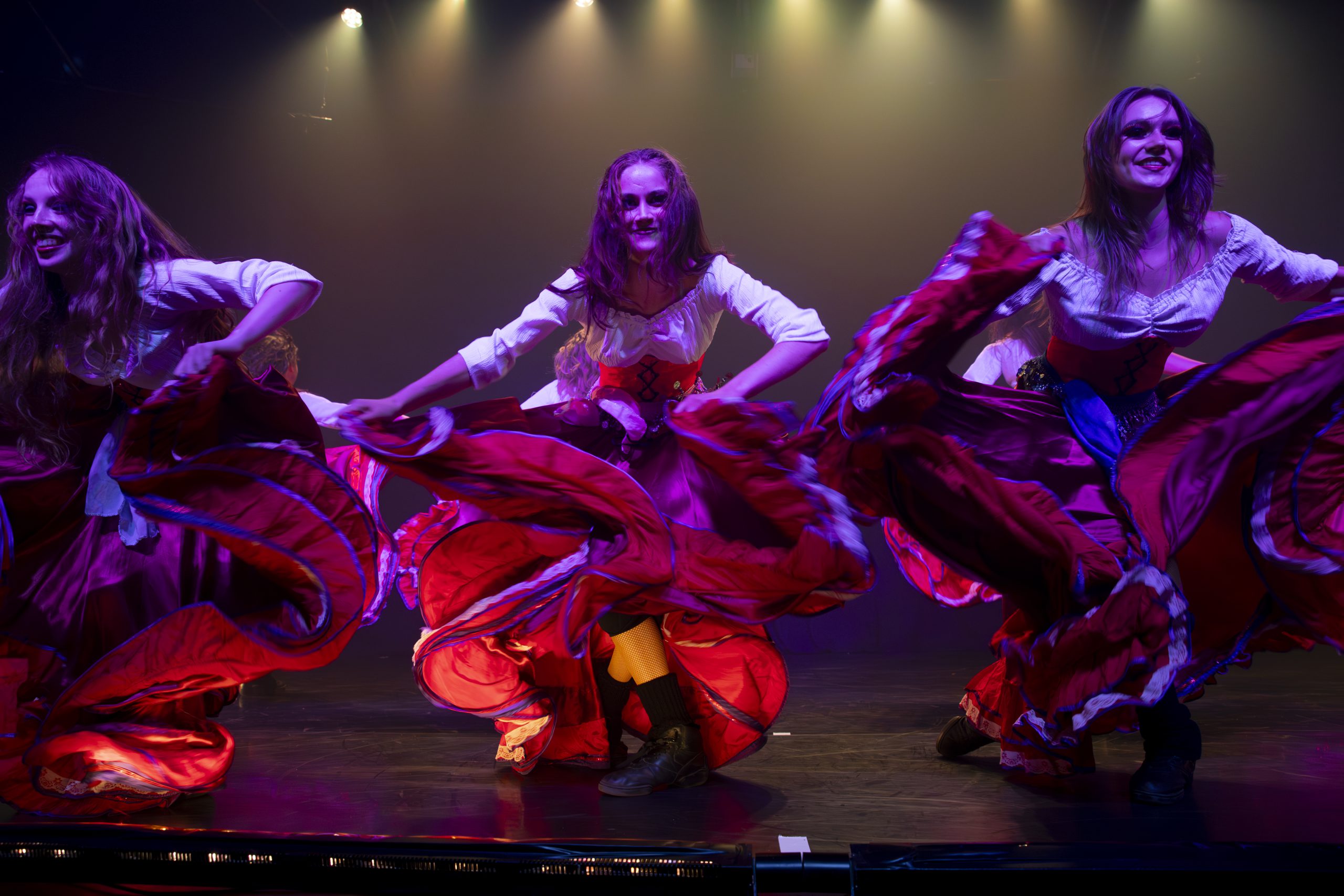 BÓN BÓN brengt gypsy-flair en burlesque-attitude naar Theater Idea (Soest)
